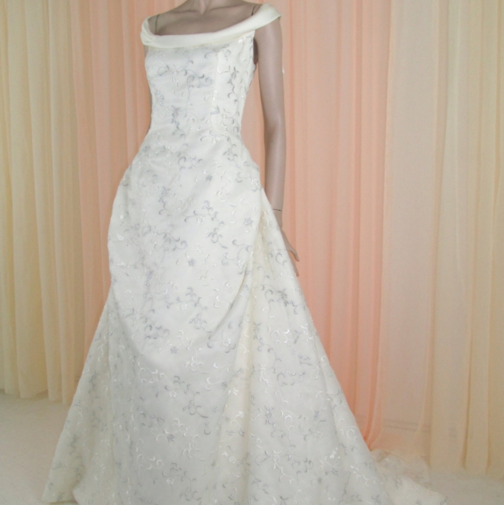 Ivory Vintage Style Italian Wedding Dress